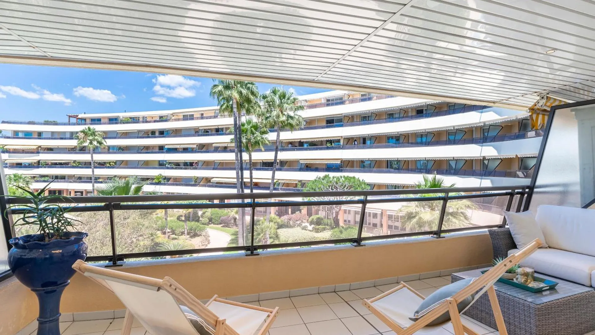 Apartment Suite Haiti Fshh Saint-Laurent-du-Var
