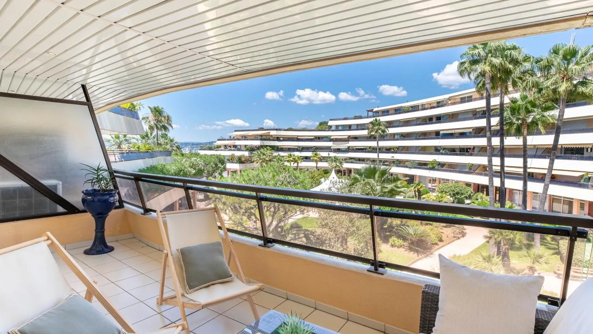 Suite Haiti Fshh Saint-Laurent-du-Var 0*,  France