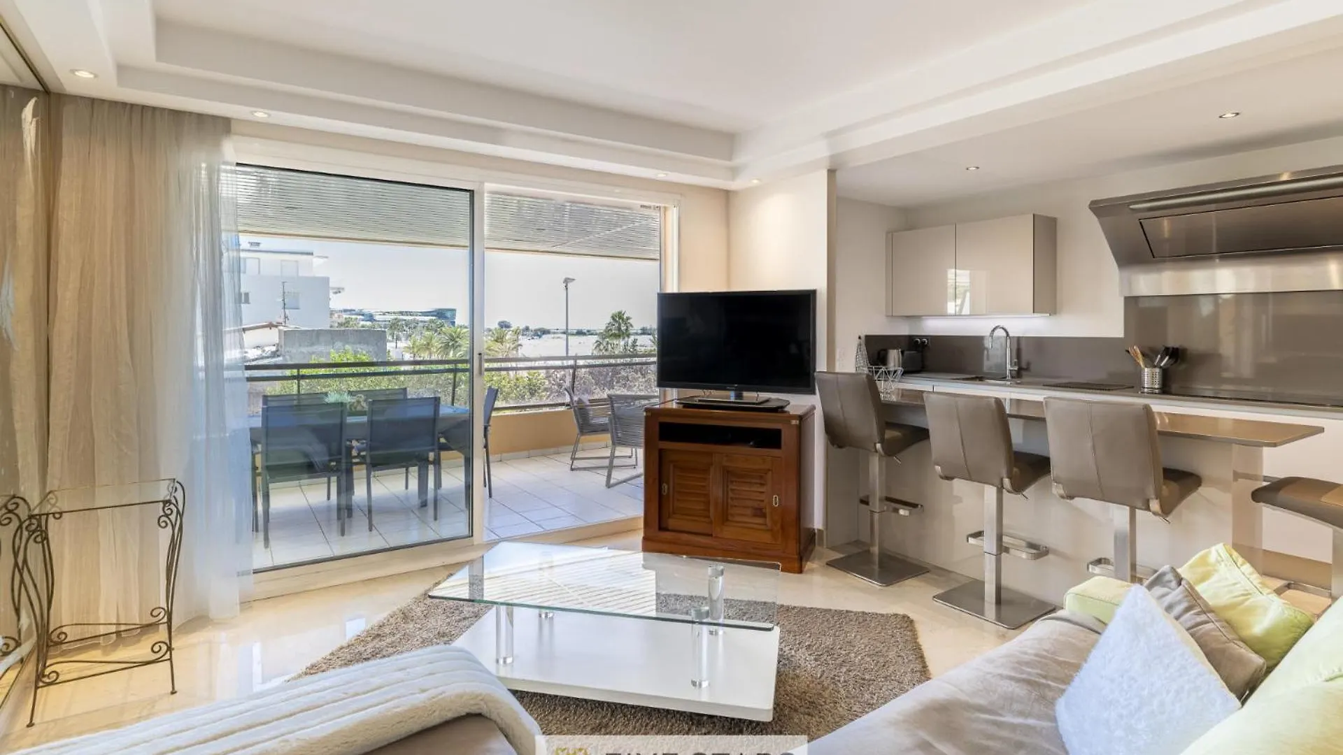Suite Haiti Fshh Saint-Laurent-du-Var Apartment