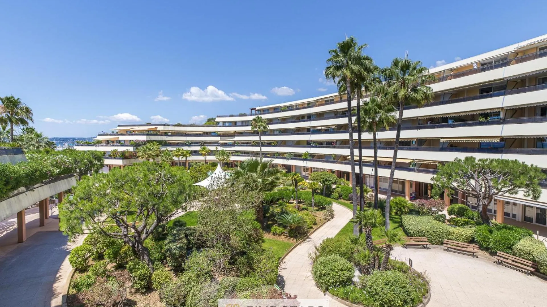 Apartment Suite Haiti Fshh Saint-Laurent-du-Var